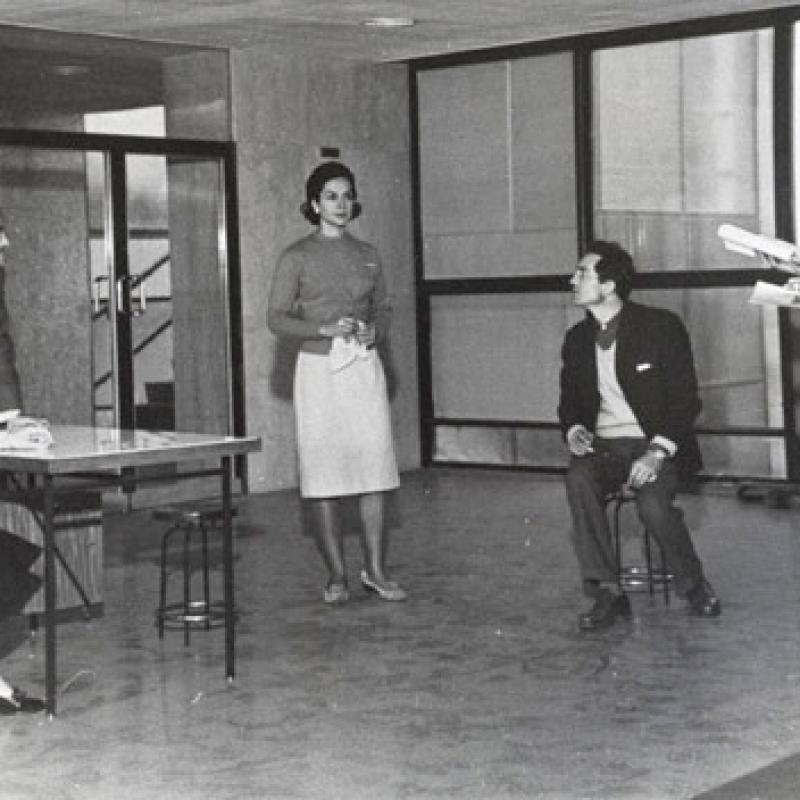 de Alberto de Zavalía, dirigido por Fernando Labat. 
Con Delia Garcés, Alejandro Anderson, Alfredo Iglesias, Fernando Labat, Gianni Lunadei, Rafael Rinaldi.
Sala Martín Coronado
