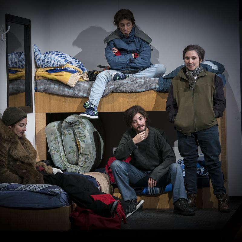 espectáculo escrito y dirigido por el grupo Piel de Lava y Laura Fernández. Con Elisa Carricajo, Valeria Correa, Pilar Gamboa y Laura Paredes. 
Sala Casacuberta