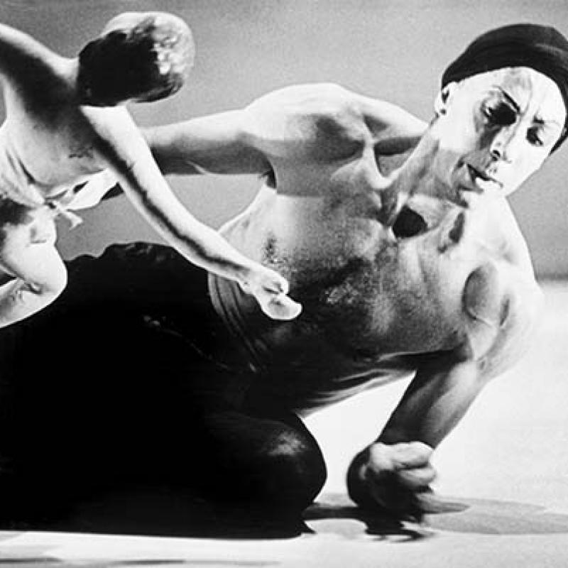 La compañía de danza contemporánea dirigida por el sueco Mats Ek, presentó una versión contemporánea de Giselle, con música de Adolphe Adam.
Sala Martín Coronado
