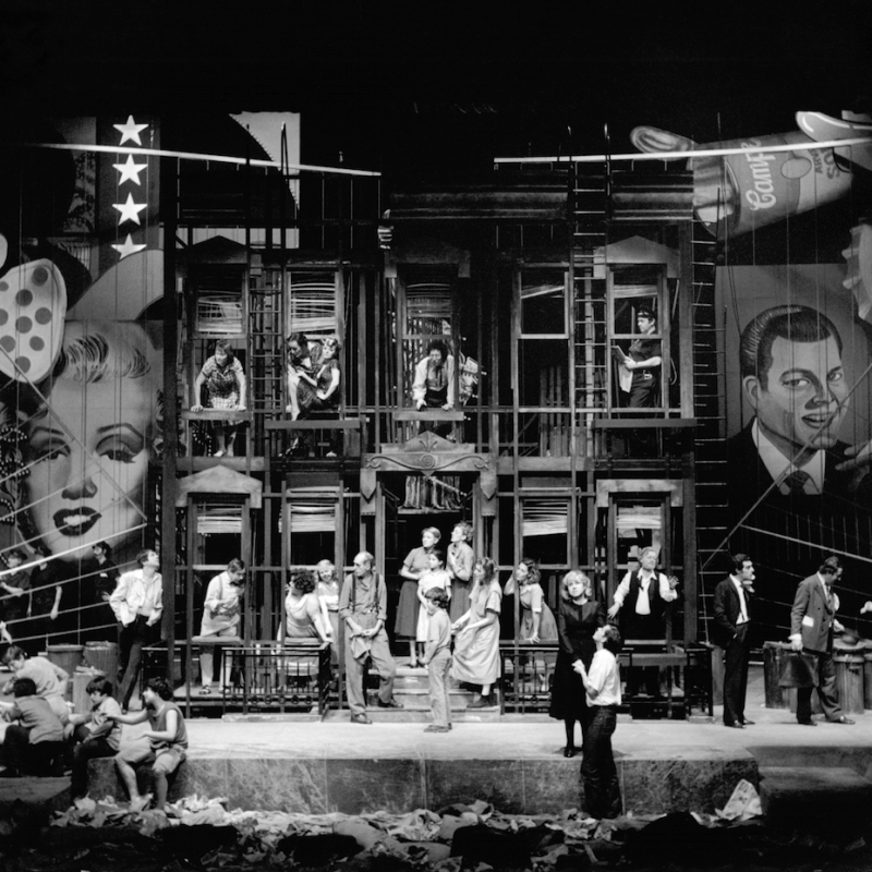 de Elmer Rice, dirigido por Alejandra Boero. Con Graciela Araujo, Osvaldo Bonet, Roberto Carnaghi, Pacheco Fernández, Juana Hidalgo, Estela Molly, Hilda Suárez.
Sala Cunill Cabanellas