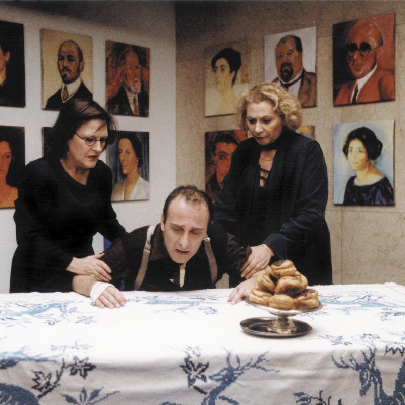de Thomas Bernhard, dirigido por Roberto Villanueva. Con Rita Cortese, Tina Serrano, Alejandro Urdapilleta.
Sala Cunill Cabanellas
