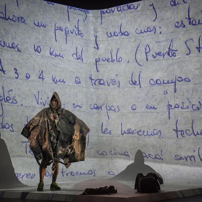 espectáculo escrito y dirigido por Lola Arias. Con Lou Armour, David Jackson, Gabriel Sagastume, Ruben Otero, Sukrim Rai, Marcelo Vallejo. 
Sala Casacuberta