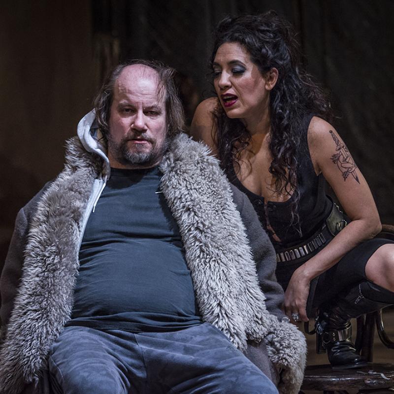 versión de Platónov de Antón Chéjov con dramaturgia y dirección de Guillermo Cacace. Con Lorena Vega, Javier Lorenzo, Laura Nevole, Horacio Acosta, Esteban Kukuriczka, Georgina Rey, Ignacio Rodríguez de Anca, Marcelo Subiotto, María Inés Sancerni, Fernando Contigiani García, Iván Moschner, Julián Marcove, Agustina Groba. 
Sala Casacuberta