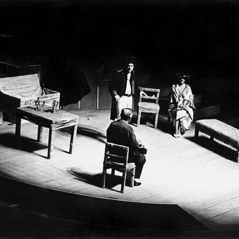 de August Strindberg, dirigido por Laura Yusem. Con Walter Santa Ana, Alicia Berdaxagar, Aldo Braga, Ingrid Pelicori y Hugo Soto. 
Sala Casacuberta
