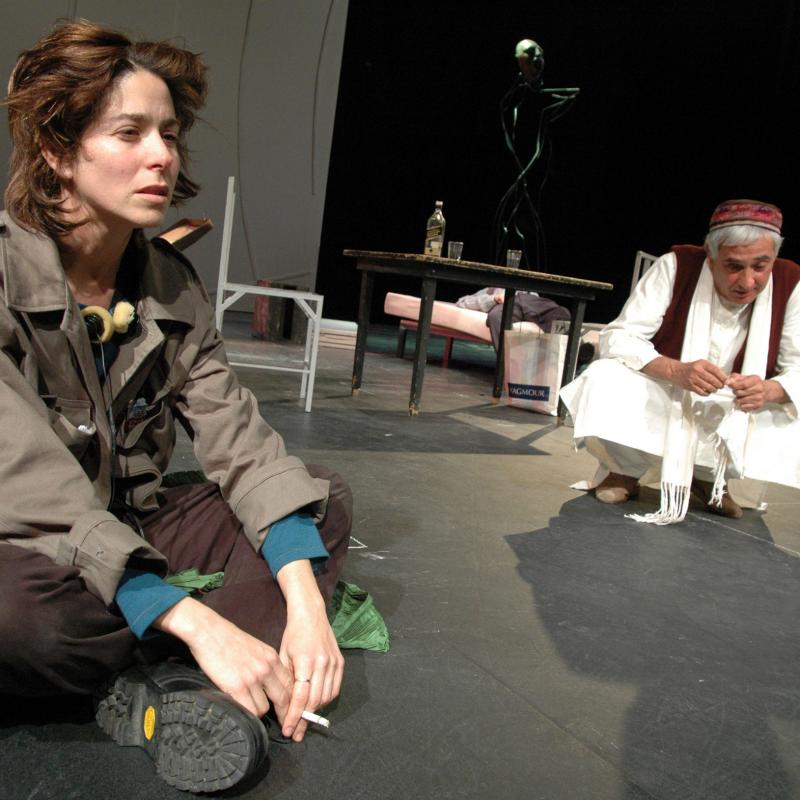 de Tony Kushner, dirigida por Carlos Gandolfo. Con Marta Lubos, Ricardo Mer-kin, Laura Novoa, Sergio Oviedo, Horacio Peña, Pablo Razuk, Alberto Sega-do, Elena Tasisto, Claudio Tolcachir, Norberto Trujillo.
Sala Martín Coronado
