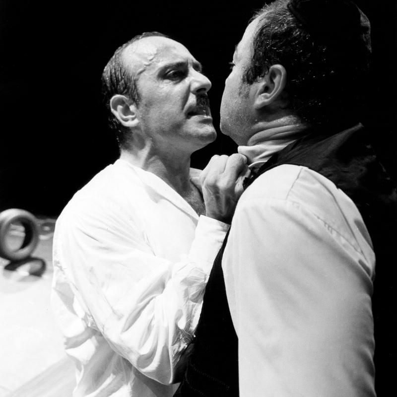 de George Tabori, dirigida por Jorge Lavelli. Con Villanueva Cosse, Cecilia Rosset-to, Heidi Steinhardt, Jorge Suarez, Alejandro Urdapilleta.
Sala Martín Coronado

